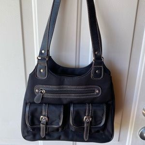 Black shoulder carry purse